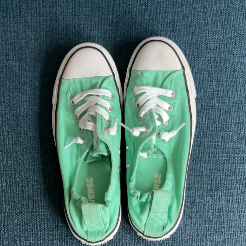 Converse all stars canvas tennis shoes
